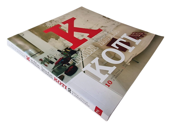 Kirja (K niin kuin Koti : 10 kotia, Tyyliä & Näkökulmaa - Heli Lahdenranta)