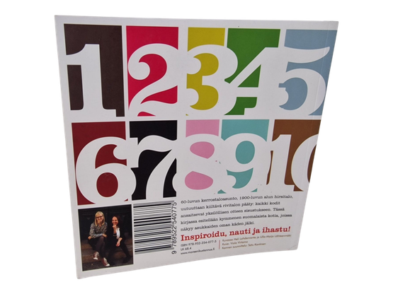 Kirja (K niin kuin Koti : 10 kotia, Tyyliä & Näkökulmaa - Heli Lahdenranta)