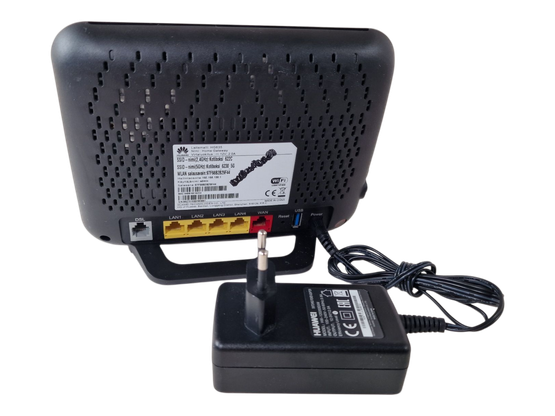 VDSL2 / ADSL2 -modeemi / reititin (Huawei HG635)