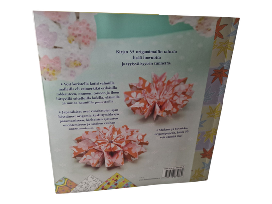 Kirja (Elämäniloa origamista! : 35 taittelumallia rauhoittavat mieltä ja ruokkivat sydäntä - Mari Ono)