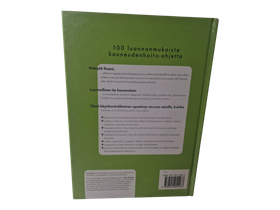 Kirja (Luonnollinen Tie Kauneuteen - Katie Spiers)