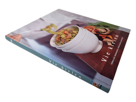 Kirja (Vie Kielen : Herkullisia ruokaohjeita hyvän mielen keittiöstä - Uura Hagberg)