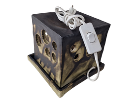 Keraminen valaisin (mitat 18 x 16 cm)