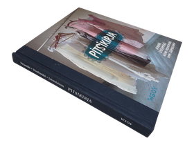 Kirja (Pitsikirja - Rinna Saramäki)