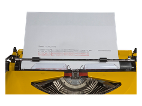 Keltainen vintage kirjoituskone (Tippa S)