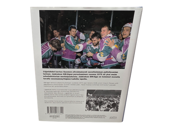 Kirja (Liigatähdet : Jääkiekon SM-liiga 30 vuotta 1975-2005 - Ari Mennander)