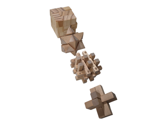 Neljä puista pulmapeliä