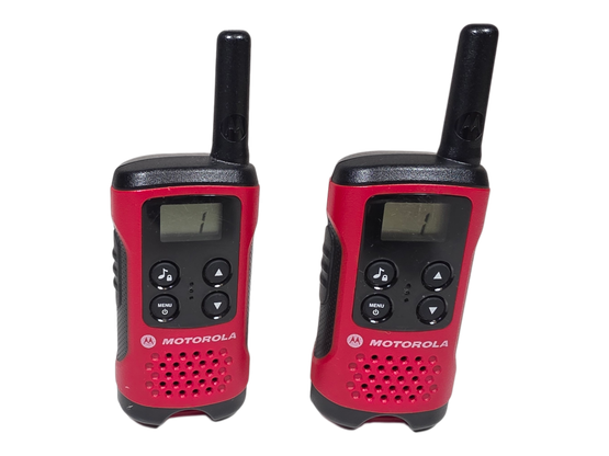 Kaksi radiopuhelinta (TLKRT40)