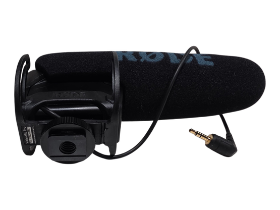 Mikrofoni kameraan (Rode VideoMic Pro)