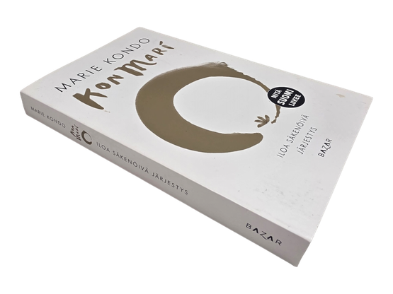 Kirja (Iloa säkenöivä järjestys - Marie Kondo)