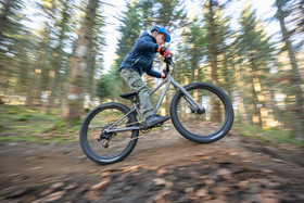 BMC KIDS Twostroke AL 24 lastenpyörä *Erikoistarjous*