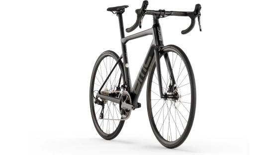 BMC Teammachine FOUR uudella ohjaamolla
