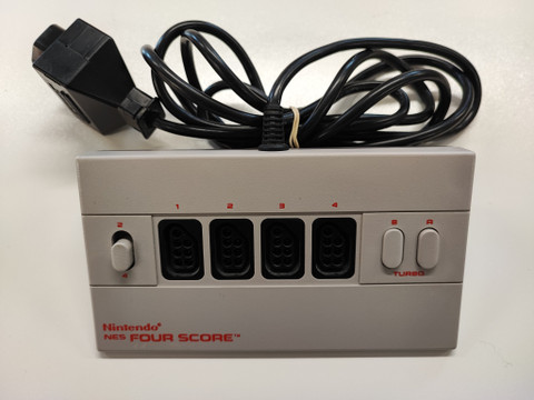 NES Four Score adapteri