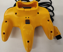 Nintendo 64 keltainen ohjain 