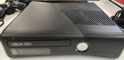 Xbox 360 S 4Gb konsoli 