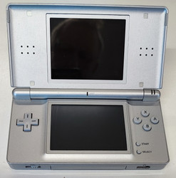 Nintendo DS Lite Metallic Silver + laturi