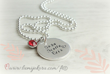 PYÖREÄ LAATTAKORU OMA TEKSTI