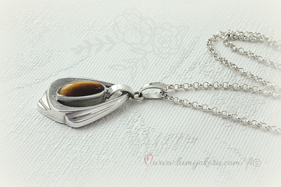 Tiikerinsilmä riipus