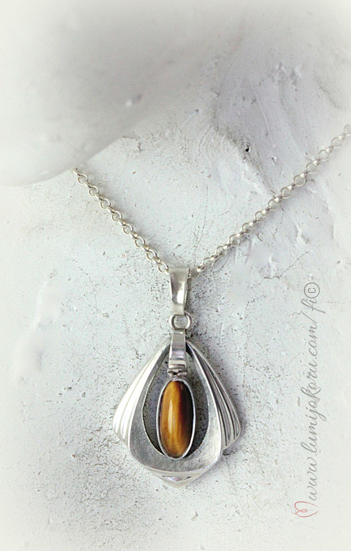 Tiikerinsilmä riipus