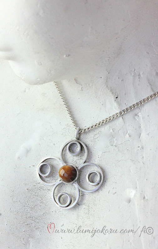 Tiikerinsilmä riipus