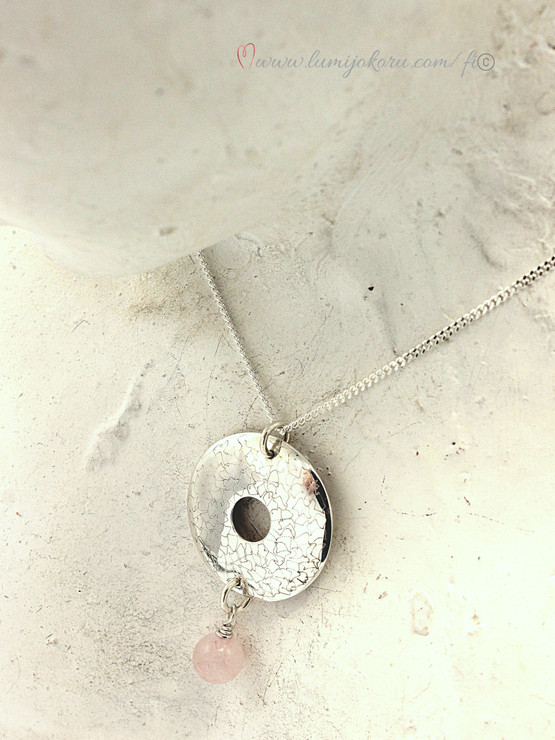 Hopeariipus ruusukvartsi