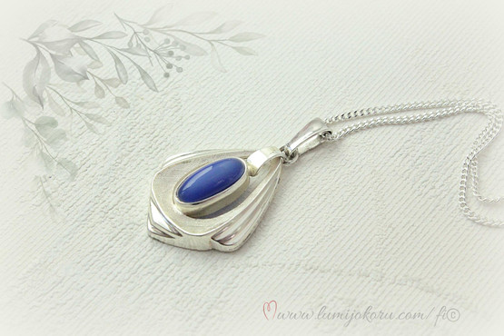 Sinikivinen riipus hopeaa v 1960