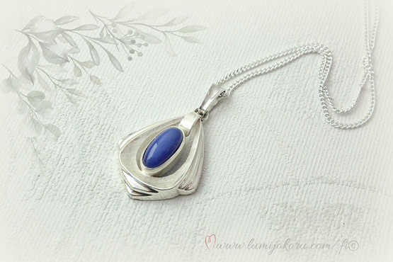 Sinikivinen riipus hopeaa v 1960