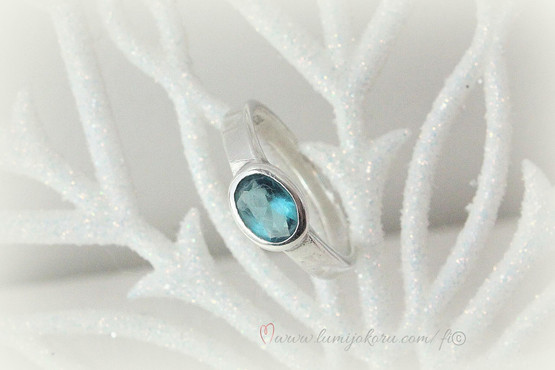 HOPEASORMUS TURKOOSILLA KIVELLÄ 19mm