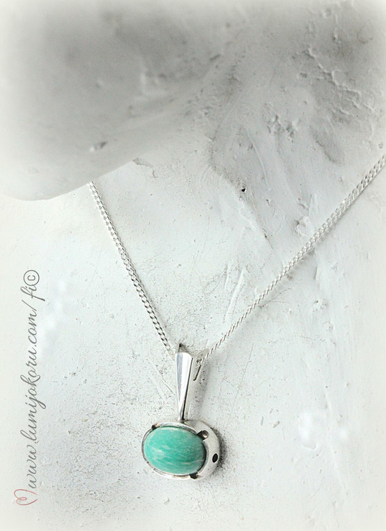 Martti Viikinniemi kiviriipus