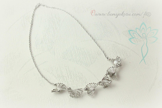 Lumoava Sinisiipi kaulakoru