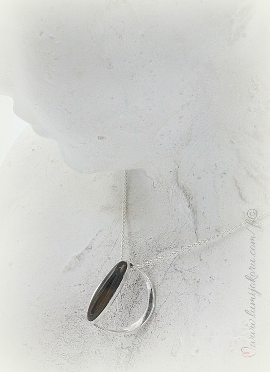 Tiikerinsilmäriipus hopeaa