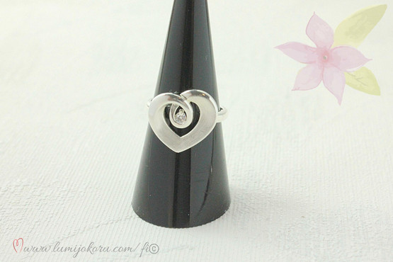 Hopeasormus sydän 17,5mm