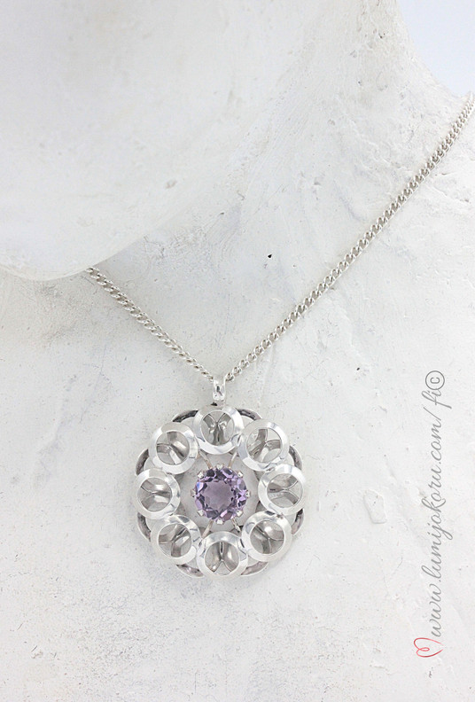 Hopeariipus Tuomo Rissanen