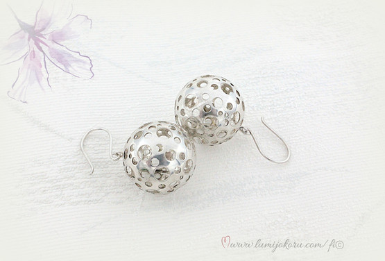 Liisa Vitali Leppäkerttu korvakorut 20mm