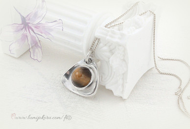 Elis Kauppi riipus tiikerinsilmä