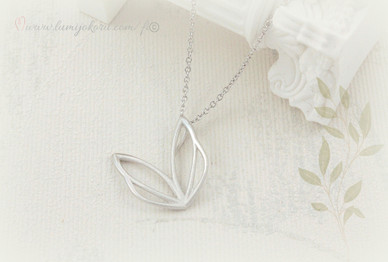 Neitoperho kaulakoru