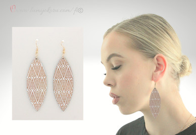 Riippuvat isot korvakorut