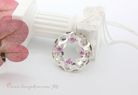 Hopeariipus Tuomo Rissanen