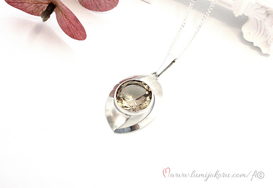 Salovaara riipus savukvartsilla