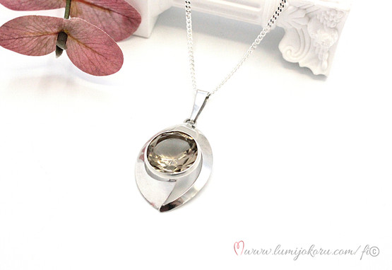 Salovaara riipus savukvartsilla