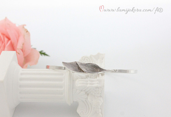 Valokoru rannekoru hopeaa