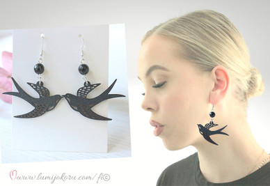 Puukorvakorut pääskyset