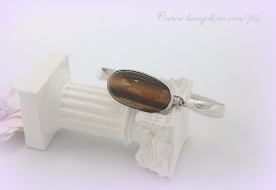 Rannekoru hopeaa, tiikerinsilmä