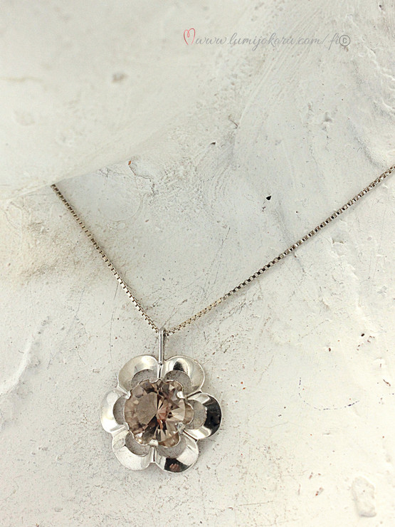 Hopeariipus savukvartsilla