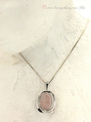 E. Granit riipus  hopeaa