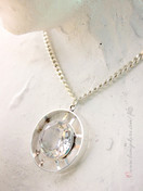 Salovaara riipus isolla kirkkaalla kivellä