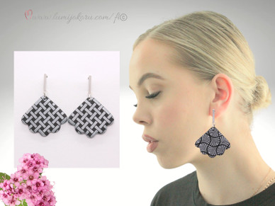 RIIPPUVAT TAPPIKORVAKORUT