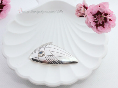 Rintakoru Elis Kauppi vuodelta 1960