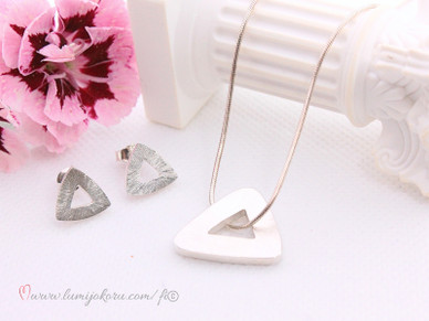 Triangeli korusarja hopeaa