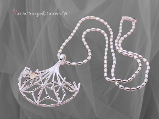 Kalevala koru Naisen Ääni savukvarsilla